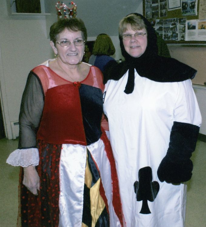 MARGE  &  BARBARA     in the Red Queen's Court